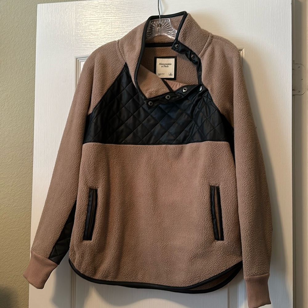 Abercrombie fleece NWOT!